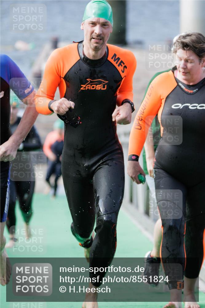 10.08.2025 - GEWOBA Citytriathlon Bremen H.Heesch http://msf.ph/oto/8551824 10.08.2025 10:25:54 Schwimmen 71, 85, 87, 145, 231 meine-sportfotos.de