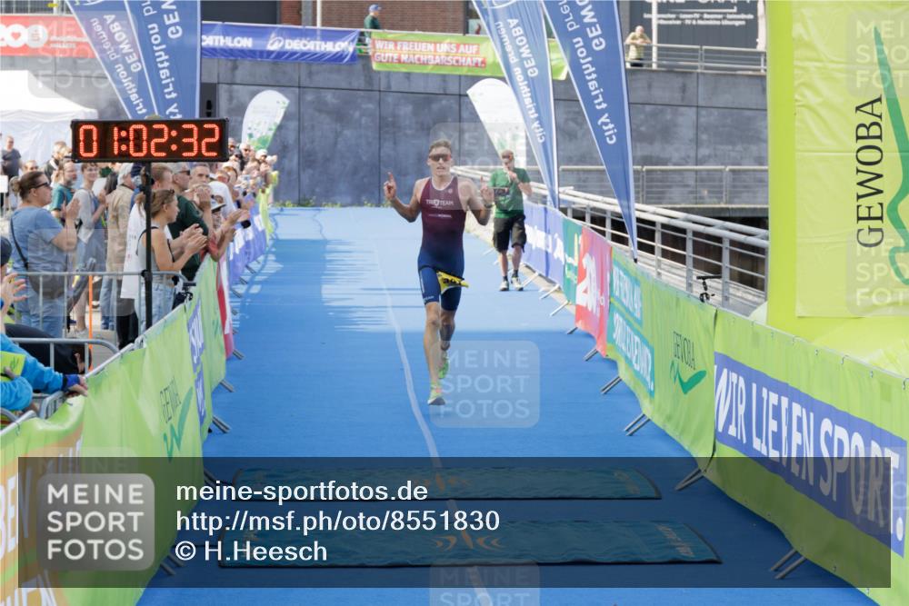 10.08.2025 - GEWOBA Citytriathlon Bremen H.Heesch http://msf.ph/oto/8551830 10.08.2025 11:06:14 Ziel 391 meine-sportfotos.de