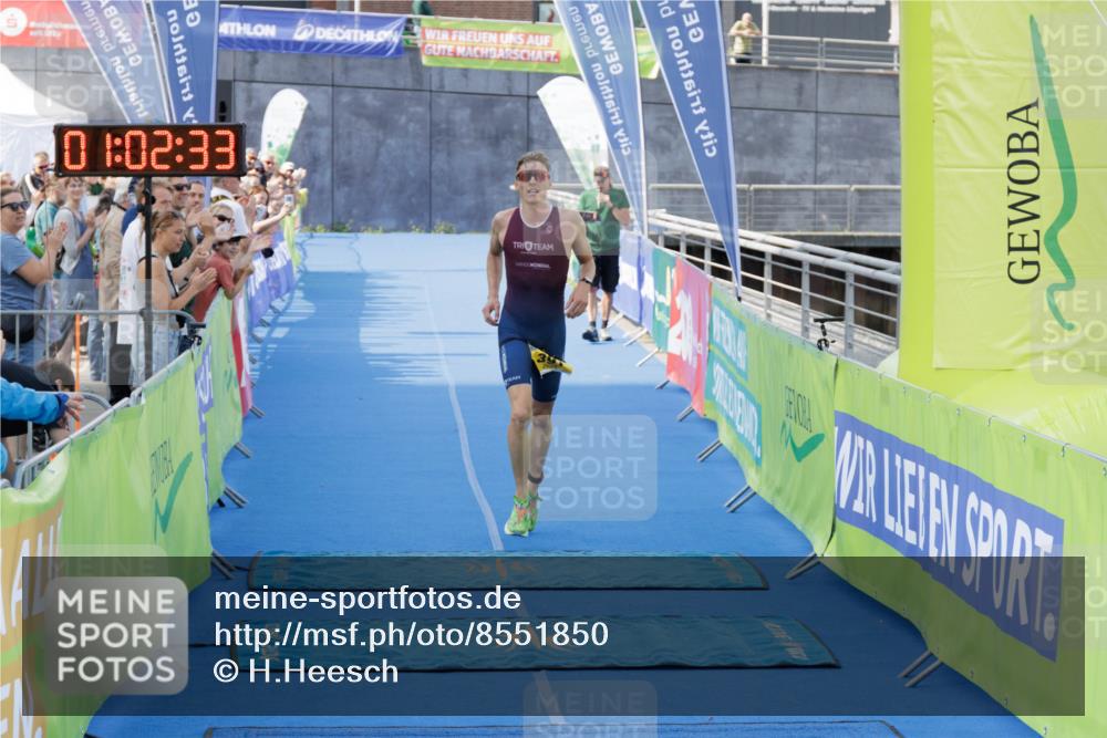 10.08.2025 - GEWOBA Citytriathlon Bremen H.Heesch http://msf.ph/oto/8551850 10.08.2025 11:06:15 Ziel 391 meine-sportfotos.de