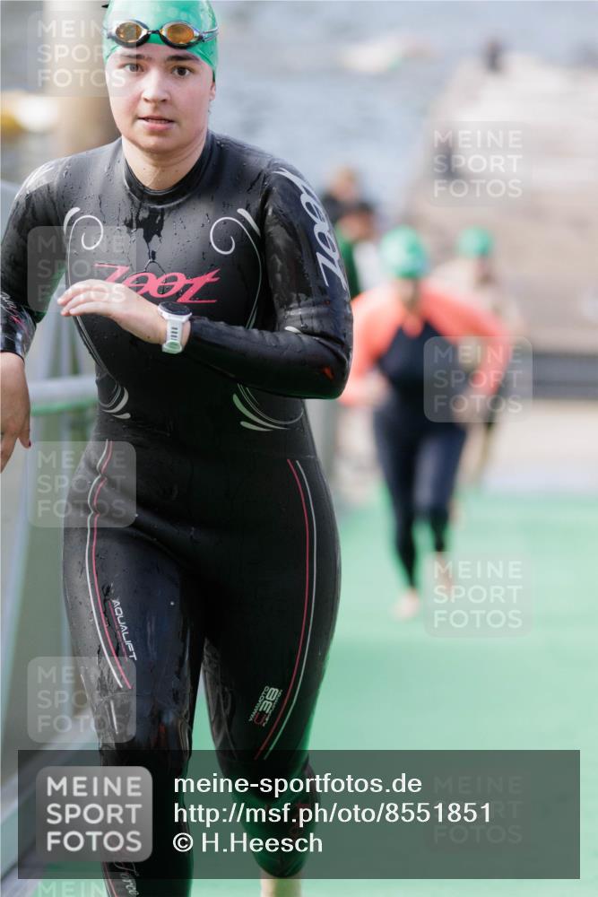 10.08.2025 - GEWOBA Citytriathlon Bremen H.Heesch http://msf.ph/oto/8551851 10.08.2025 10:25:58 Schwimmen 55, 71, 85, 145, 231 meine-sportfotos.de