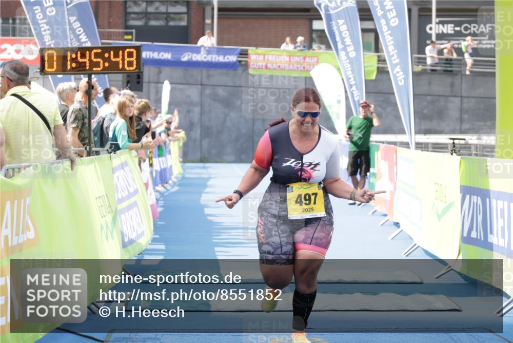 10.08.2025 - GEWOBA Citytriathlon Bremen H.Heesch http://msf.ph/oto/8551852 10.08.2025 11:49:29 Ziel 497 meine-sportfotos.de