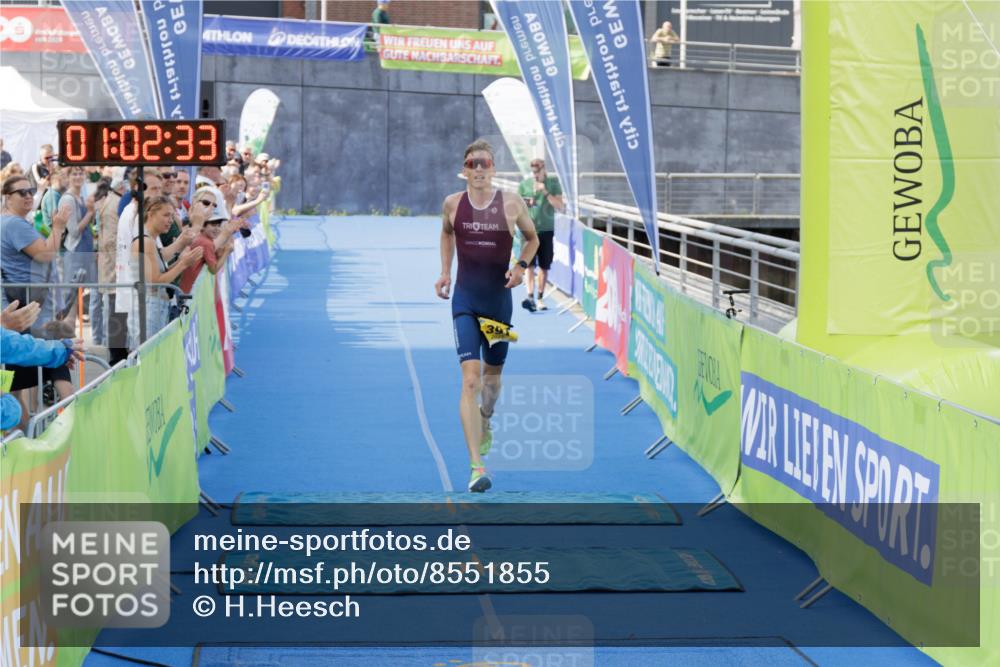 10.08.2025 - GEWOBA Citytriathlon Bremen H.Heesch http://msf.ph/oto/8551855 10.08.2025 11:06:15 Ziel 391 meine-sportfotos.de