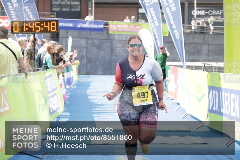 10.08.2025 - GEWOBA Citytriathlon Bremen H.Heesch http://msf.ph/oto/8551860 10.08.2025 11:49:30 Ziel 497 meine-sportfotos.de