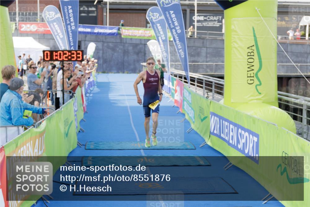 10.08.2025 - GEWOBA Citytriathlon Bremen H.Heesch http://msf.ph/oto/8551876 10.08.2025 11:06:15 Ziel 391 meine-sportfotos.de