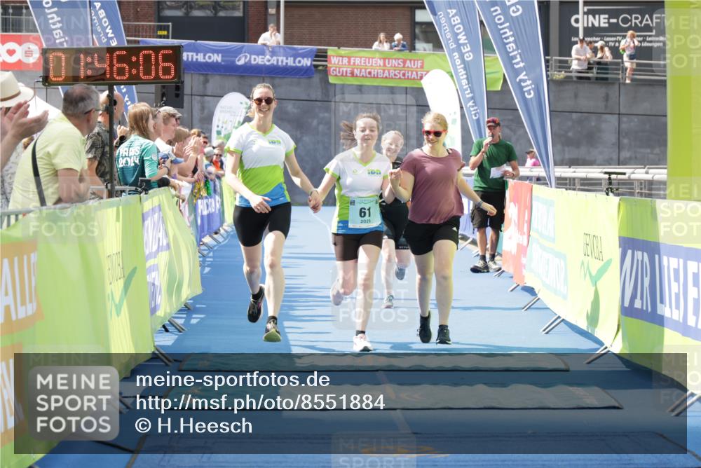 10.08.2025 - GEWOBA Citytriathlon Bremen H.Heesch http://msf.ph/oto/8551884 10.08.2025 11:49:48 Ziel 61, 445 meine-sportfotos.de