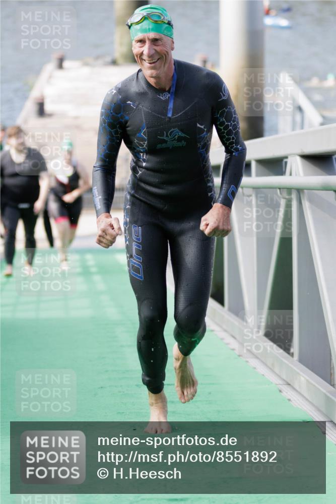 10.08.2025 - GEWOBA Citytriathlon Bremen H.Heesch http://msf.ph/oto/8551892 10.08.2025 10:26:08 Schwimmen 55, 129, 171, 223 meine-sportfotos.de