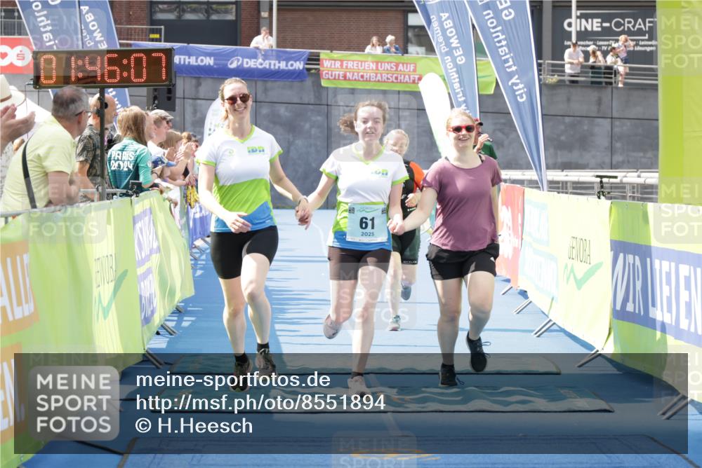10.08.2025 - GEWOBA Citytriathlon Bremen H.Heesch http://msf.ph/oto/8551894 10.08.2025 11:49:49 Ziel 61, 445 meine-sportfotos.de