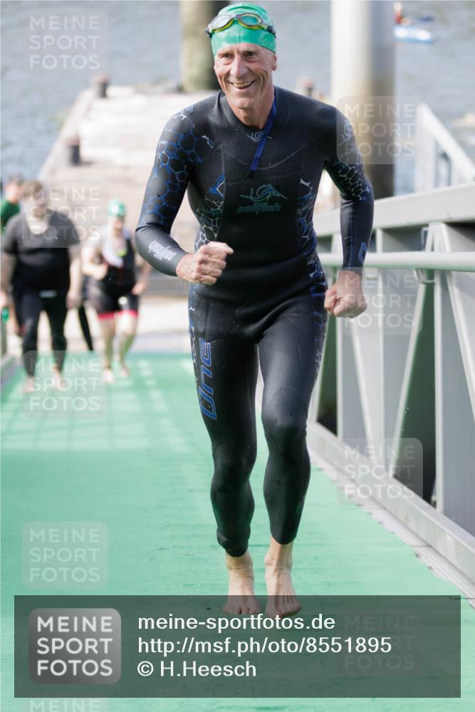 10.08.2025 - GEWOBA Citytriathlon Bremen H.Heesch http://msf.ph/oto/8551895 10.08.2025 10:26:08 Schwimmen 55, 129, 171, 223 meine-sportfotos.de