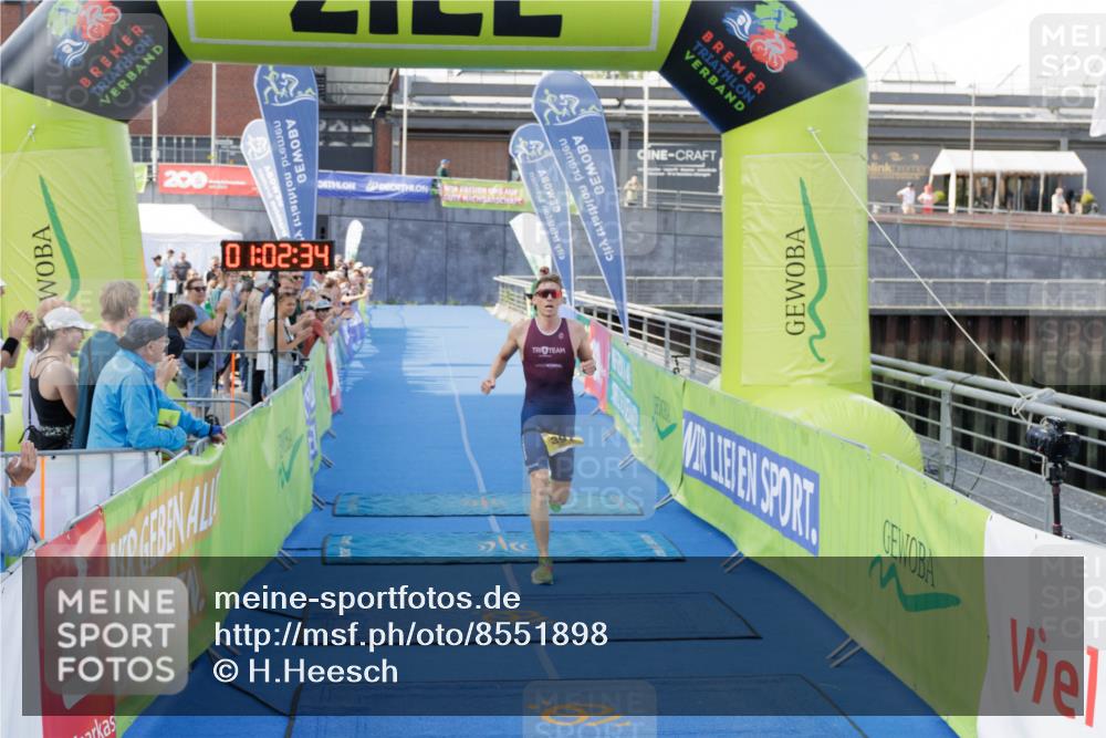 10.08.2025 - GEWOBA Citytriathlon Bremen H.Heesch http://msf.ph/oto/8551898 10.08.2025 11:06:16 Ziel 391 meine-sportfotos.de