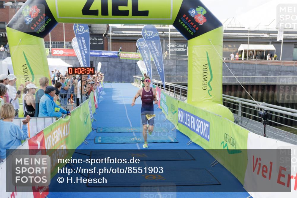 10.08.2025 - GEWOBA Citytriathlon Bremen H.Heesch http://msf.ph/oto/8551903 10.08.2025 11:06:16 Ziel 391 meine-sportfotos.de