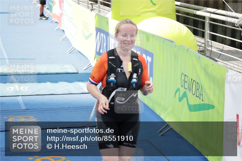 10.08.2025 - GEWOBA Citytriathlon Bremen H.Heesch http://msf.ph/oto/8551910 10.08.2025 11:49:53 Ziel 61, 445 meine-sportfotos.de