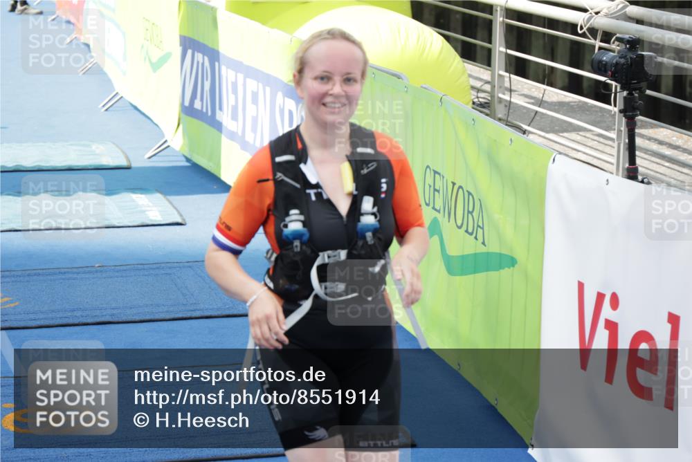 10.08.2025 - GEWOBA Citytriathlon Bremen H.Heesch http://msf.ph/oto/8551914 10.08.2025 11:49:53 Ziel 61, 445 meine-sportfotos.de