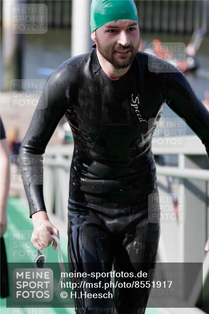 10.08.2025 - GEWOBA Citytriathlon Bremen H.Heesch http://msf.ph/oto/8551917 10.08.2025 10:26:22 Schwimmen 63, 123, 223 meine-sportfotos.de