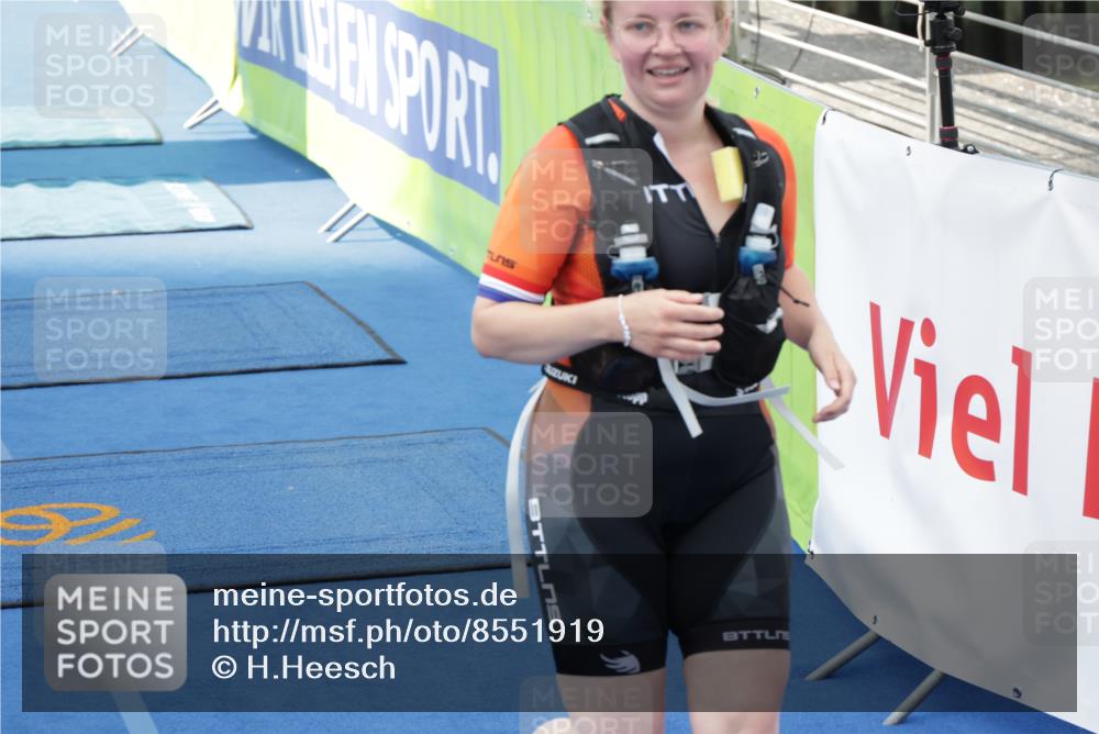 10.08.2025 - GEWOBA Citytriathlon Bremen H.Heesch http://msf.ph/oto/8551919 10.08.2025 11:49:53 Ziel 61, 445 meine-sportfotos.de