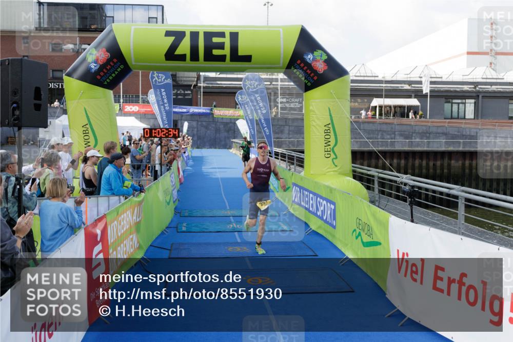 10.08.2025 - GEWOBA Citytriathlon Bremen H.Heesch http://msf.ph/oto/8551930 10.08.2025 11:06:16 Ziel 391 meine-sportfotos.de