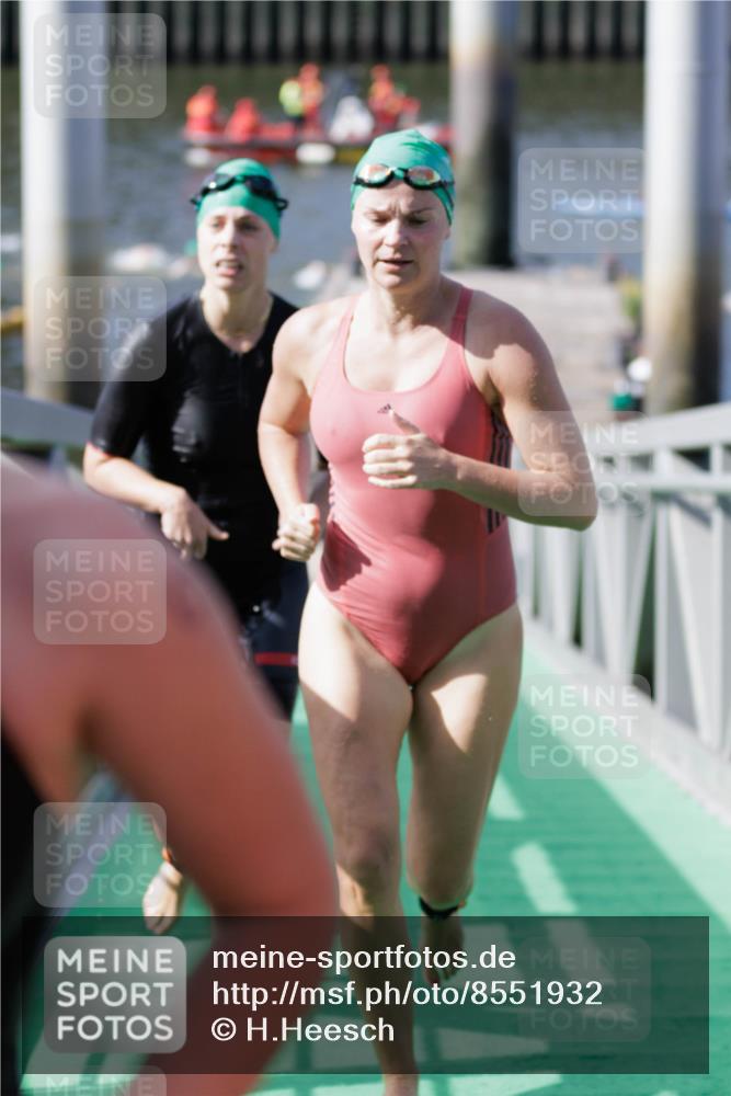10.08.2025 - GEWOBA Citytriathlon Bremen H.Heesch http://msf.ph/oto/8551932 10.08.2025 10:26:31 Schwimmen 63, 91, 111, 113 meine-sportfotos.de