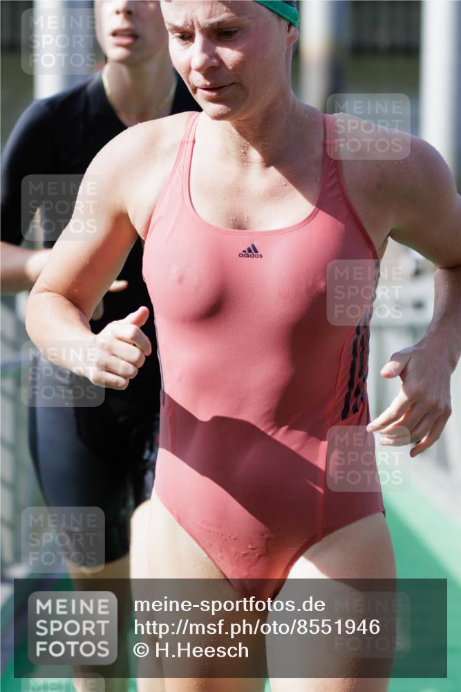 10.08.2025 - GEWOBA Citytriathlon Bremen H.Heesch http://msf.ph/oto/8551946 10.08.2025 10:26:32 Schwimmen 5, 63, 91, 111, 113 meine-sportfotos.de