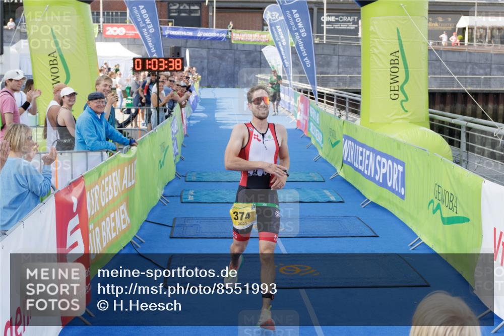 10.08.2025 - GEWOBA Citytriathlon Bremen H.Heesch http://msf.ph/oto/8551993 10.08.2025 11:07:20 Ziel 374 meine-sportfotos.de