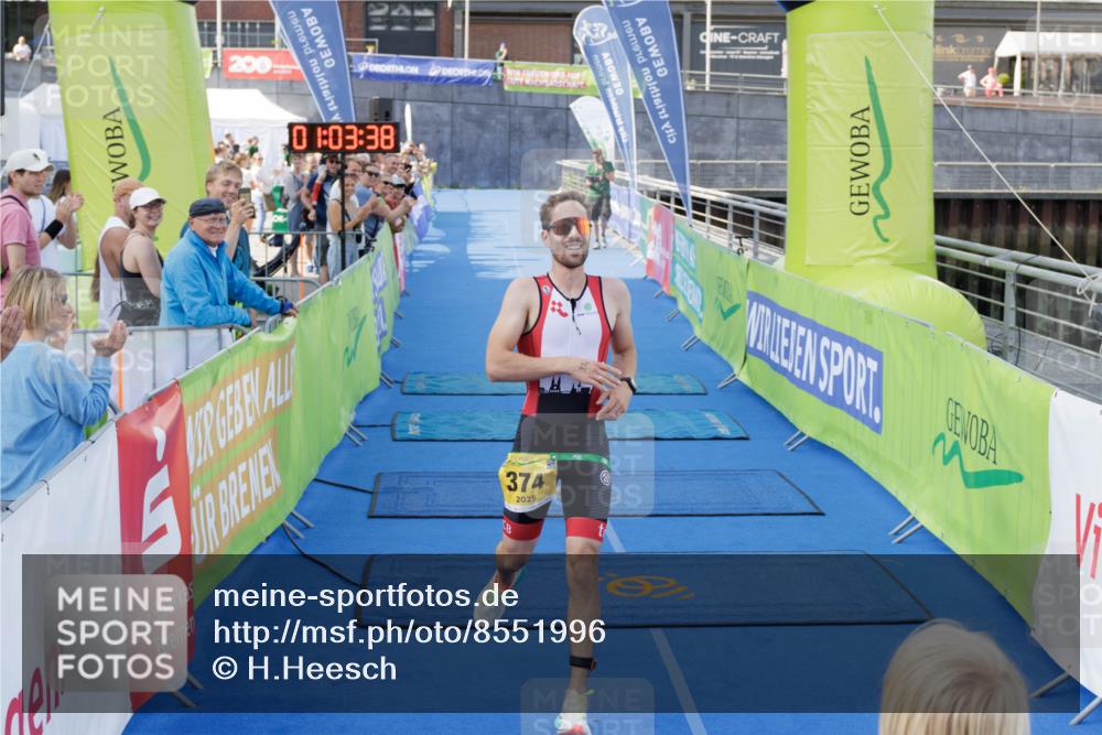 10.08.2025 - GEWOBA Citytriathlon Bremen H.Heesch http://msf.ph/oto/8551996 10.08.2025 11:07:20 Ziel 374 meine-sportfotos.de