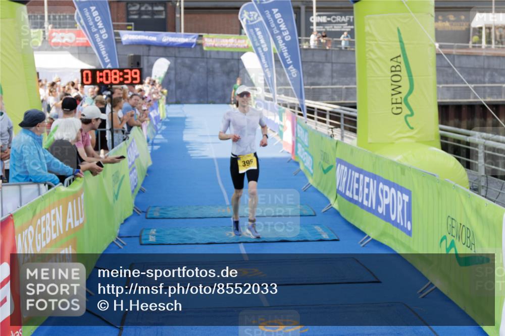 10.08.2025 - GEWOBA Citytriathlon Bremen H.Heesch http://msf.ph/oto/8552033 10.08.2025 11:12:20 Ziel 395 meine-sportfotos.de