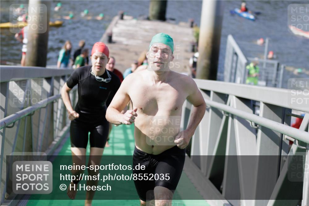 10.08.2025 - GEWOBA Citytriathlon Bremen H.Heesch http://msf.ph/oto/8552035 10.08.2025 10:27:07 Schwimmen 69, 107, 193, 201, 219, 465, 484 meine-sportfotos.de