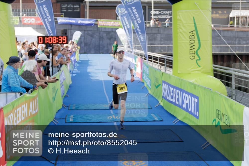10.08.2025 - GEWOBA Citytriathlon Bremen H.Heesch http://msf.ph/oto/8552045 10.08.2025 11:12:20 Ziel 395 meine-sportfotos.de