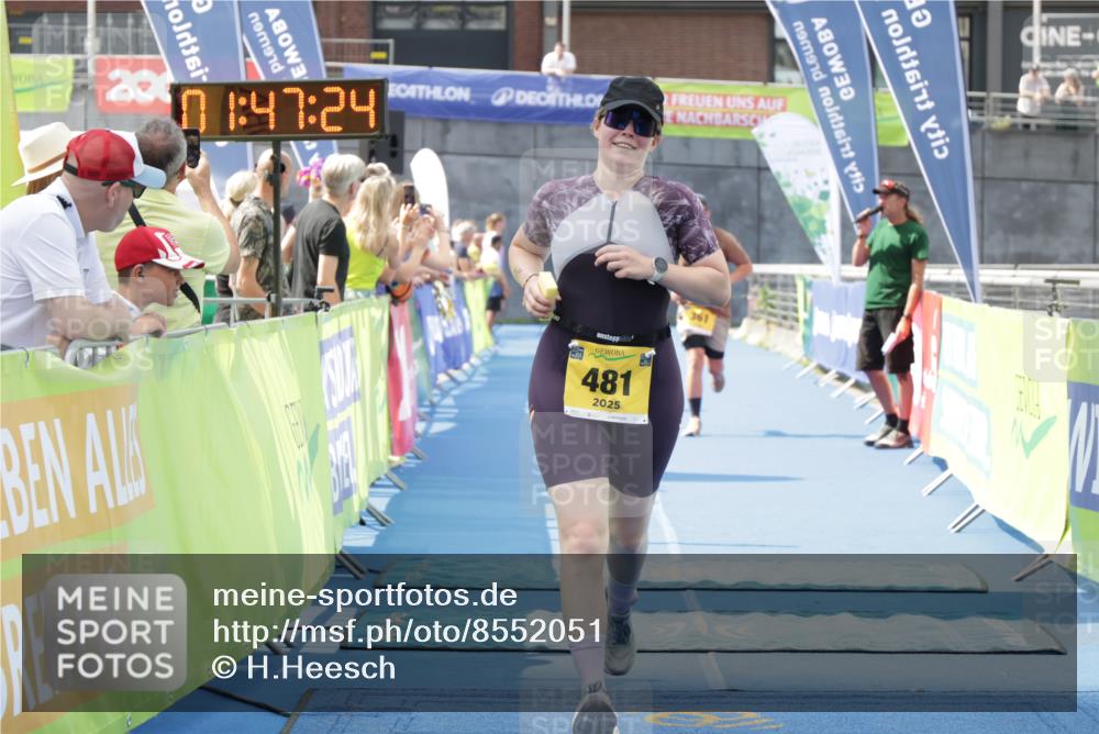 10.08.2025 - GEWOBA Citytriathlon Bremen H.Heesch http://msf.ph/oto/8552051 10.08.2025 11:51:06 Ziel 481 meine-sportfotos.de