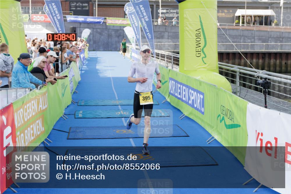 10.08.2025 - GEWOBA Citytriathlon Bremen H.Heesch http://msf.ph/oto/8552066 10.08.2025 11:12:21 Ziel 395 meine-sportfotos.de