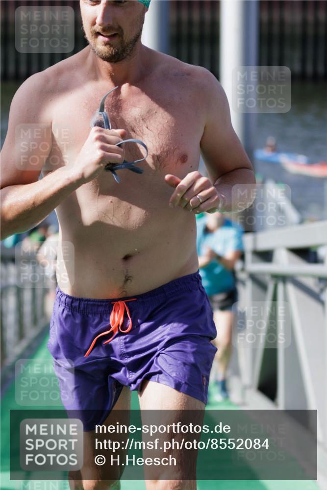 10.08.2025 - GEWOBA Citytriathlon Bremen H.Heesch http://msf.ph/oto/8552084 10.08.2025 10:27:18 Schwimmen 61, 93, 201, 247, 484 meine-sportfotos.de