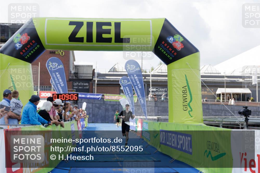 10.08.2025 - GEWOBA Citytriathlon Bremen H.Heesch http://msf.ph/oto/8552095 10.08.2025 11:12:47 Ziel 368 meine-sportfotos.de