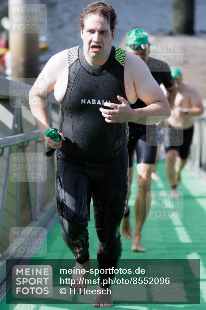 10.08.2025 - GEWOBA Citytriathlon Bremen H.Heesch http://msf.ph/oto/8552096 10.08.2025 10:27:24 Schwimmen 31, 51, 59, 61, 93, 185, 247 meine-sportfotos.de