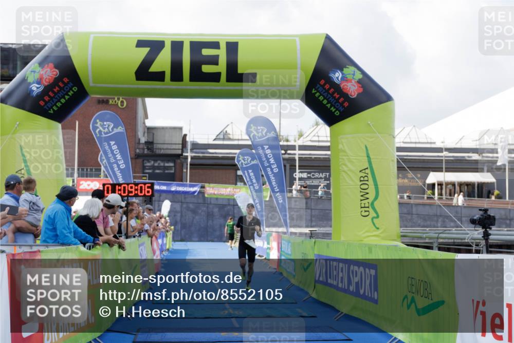 10.08.2025 - GEWOBA Citytriathlon Bremen H.Heesch http://msf.ph/oto/8552105 10.08.2025 11:12:47 Ziel 368 meine-sportfotos.de