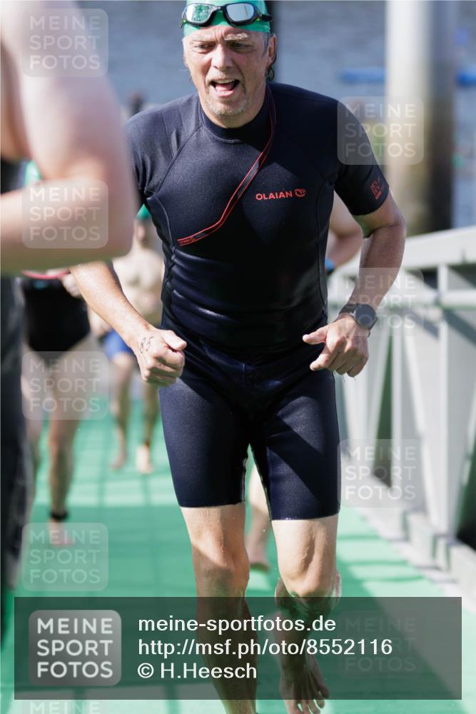 10.08.2025 - GEWOBA Citytriathlon Bremen H.Heesch http://msf.ph/oto/8552116 10.08.2025 10:27:26 Schwimmen 31, 51, 59, 61, 185, 247 meine-sportfotos.de