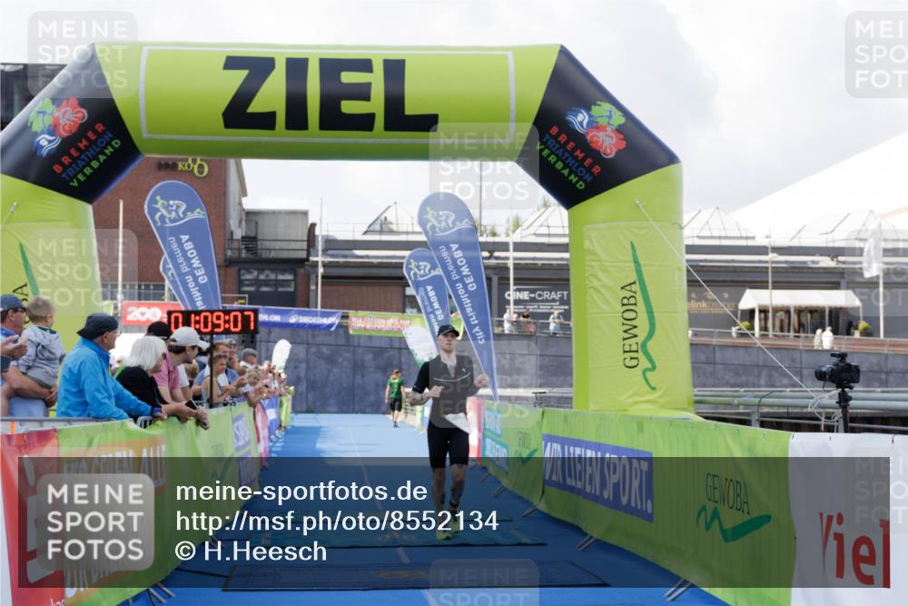 10.08.2025 - GEWOBA Citytriathlon Bremen H.Heesch http://msf.ph/oto/8552134 10.08.2025 11:12:49 Ziel 368 meine-sportfotos.de