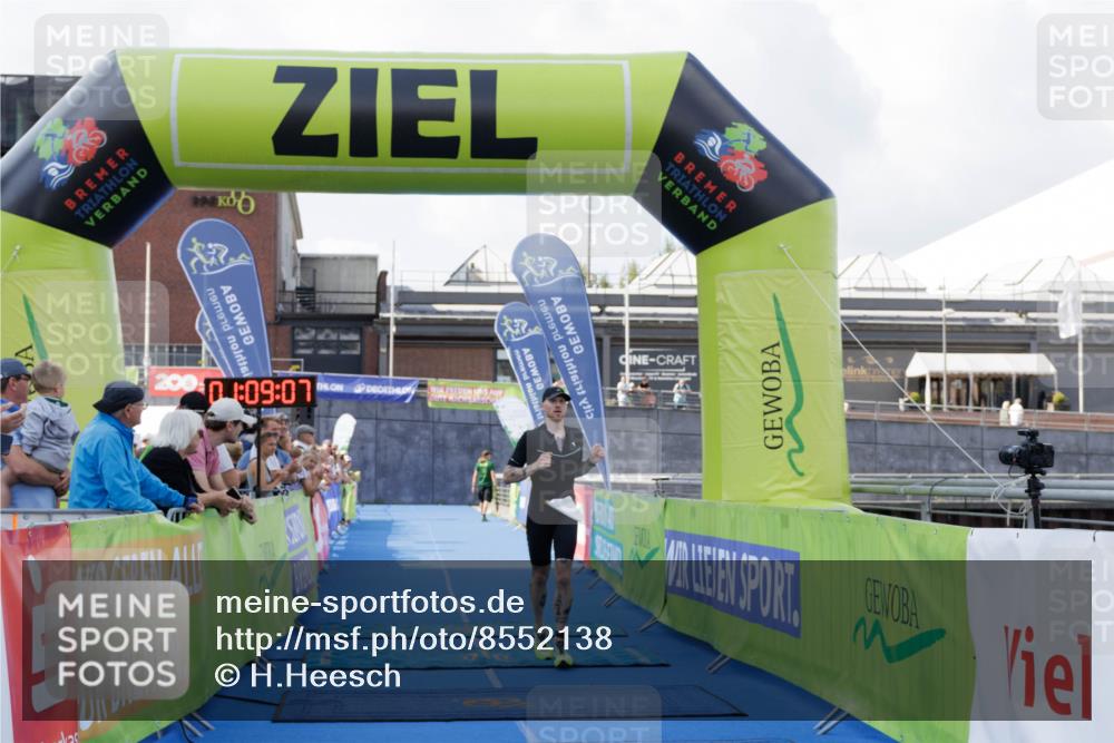 10.08.2025 - GEWOBA Citytriathlon Bremen H.Heesch http://msf.ph/oto/8552138 10.08.2025 11:12:49 Ziel 368 meine-sportfotos.de