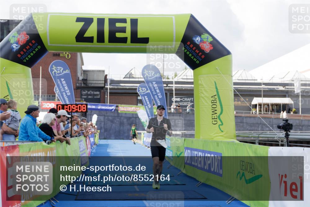 10.08.2025 - GEWOBA Citytriathlon Bremen H.Heesch http://msf.ph/oto/8552164 10.08.2025 11:12:49 Ziel 368 meine-sportfotos.de