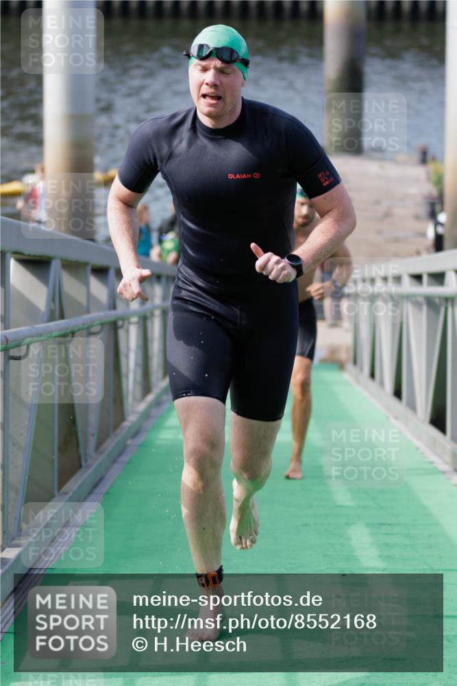 10.08.2025 - GEWOBA Citytriathlon Bremen H.Heesch http://msf.ph/oto/8552168 10.08.2025 10:27:33 Schwimmen 23, 31, 51, 59, 135, 185, 209 meine-sportfotos.de