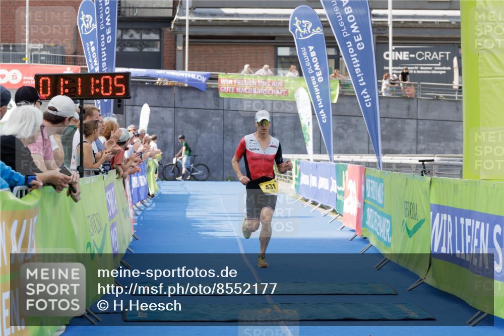 10.08.2025 - GEWOBA Citytriathlon Bremen H.Heesch http://msf.ph/oto/8552177 10.08.2025 11:14:46 Ziel 431 meine-sportfotos.de