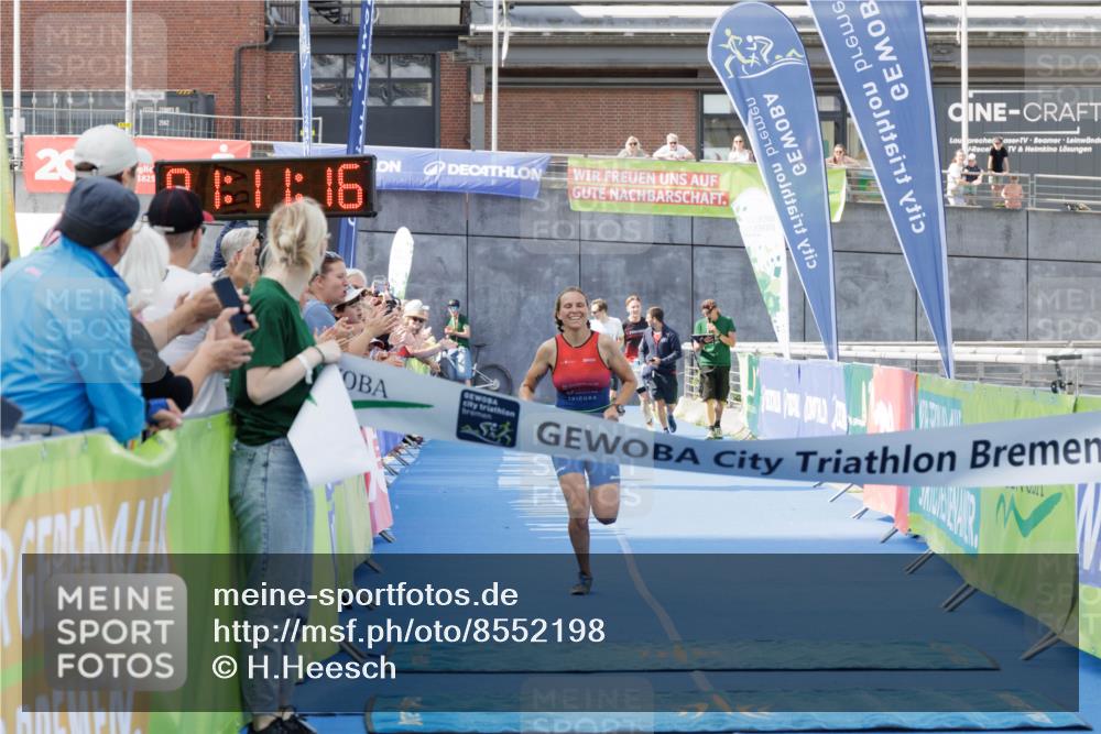 10.08.2025 - GEWOBA Citytriathlon Bremen H.Heesch http://msf.ph/oto/8552198 10.08.2025 11:14:57 Ziel 431, 487 meine-sportfotos.de