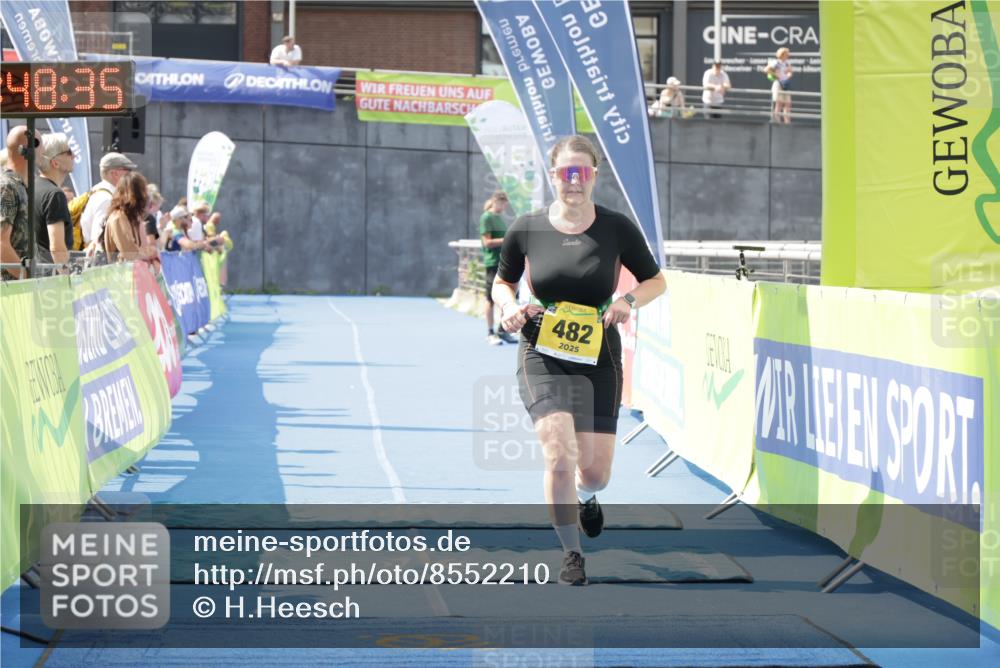 10.08.2025 - GEWOBA Citytriathlon Bremen H.Heesch http://msf.ph/oto/8552210 10.08.2025 11:52:17 Ziel 482 meine-sportfotos.de