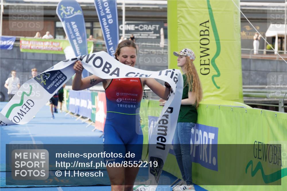 10.08.2025 - GEWOBA Citytriathlon Bremen H.Heesch http://msf.ph/oto/8552219 10.08.2025 11:15:00 Ziel 487 meine-sportfotos.de