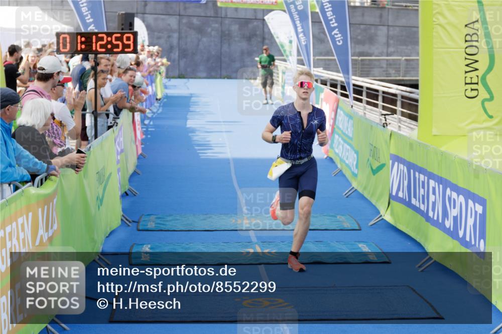 10.08.2025 - GEWOBA Citytriathlon Bremen H.Heesch http://msf.ph/oto/8552299 10.08.2025 11:16:40 Ziel 351 meine-sportfotos.de