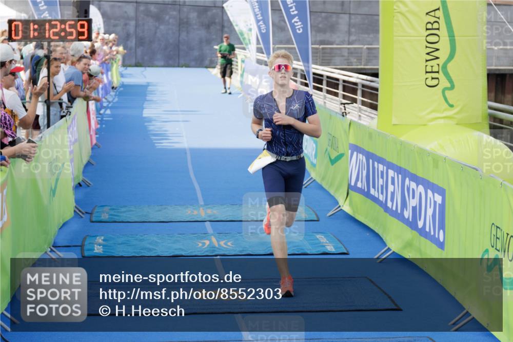 10.08.2025 - GEWOBA Citytriathlon Bremen H.Heesch http://msf.ph/oto/8552303 10.08.2025 11:16:41 Ziel 351 meine-sportfotos.de