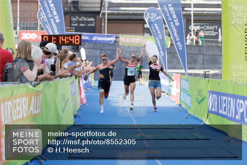 10.08.2025 - GEWOBA Citytriathlon Bremen H.Heesch http://msf.ph/oto/8552305 10.08.2025 11:18:30 Ziel 105, 412 meine-sportfotos.de
