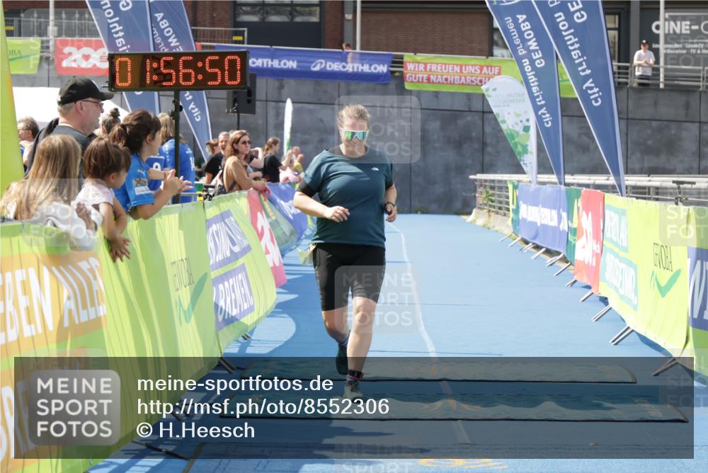 10.08.2025 - GEWOBA Citytriathlon Bremen H.Heesch http://msf.ph/oto/8552306 10.08.2025 12:00:32 Ziel 496 meine-sportfotos.de