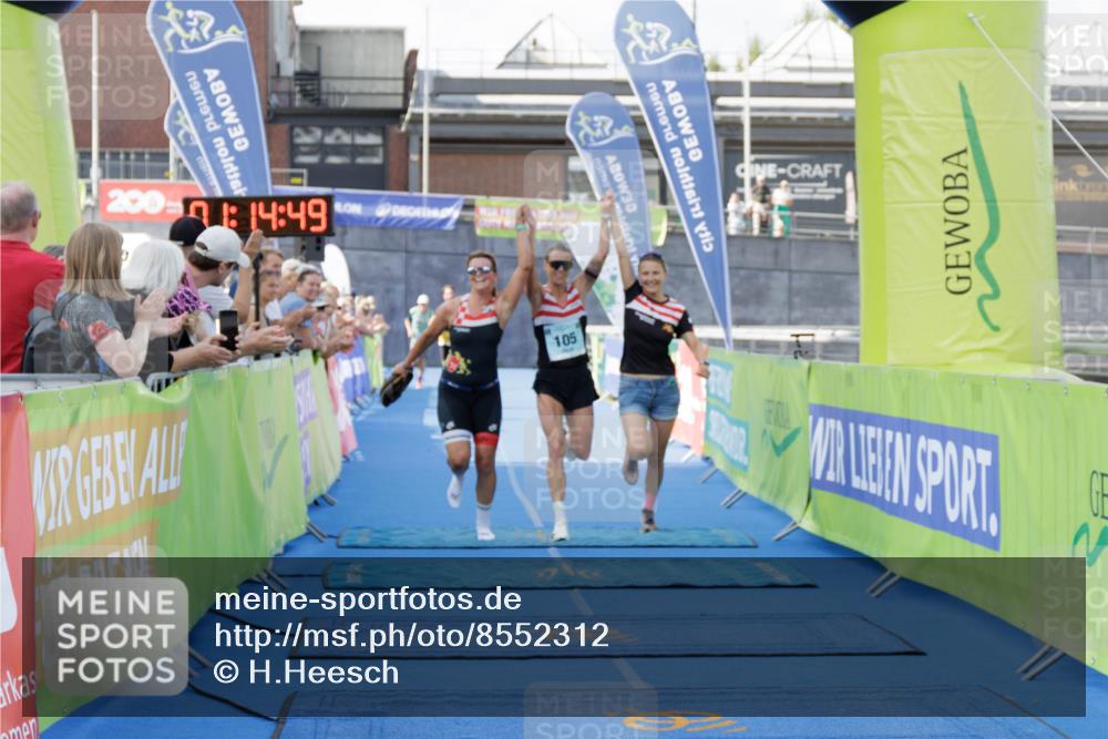 10.08.2025 - GEWOBA Citytriathlon Bremen H.Heesch http://msf.ph/oto/8552312 10.08.2025 11:18:30 Ziel 105, 412 meine-sportfotos.de