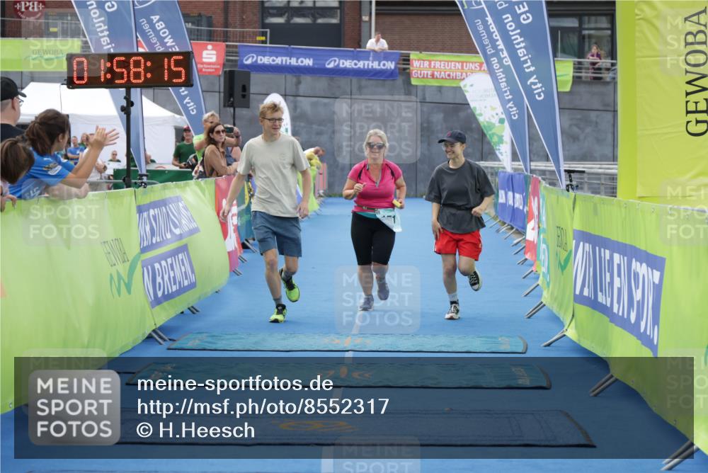 10.08.2025 - GEWOBA Citytriathlon Bremen H.Heesch http://msf.ph/oto/8552317 10.08.2025 12:01:58 Ziel 171 meine-sportfotos.de
