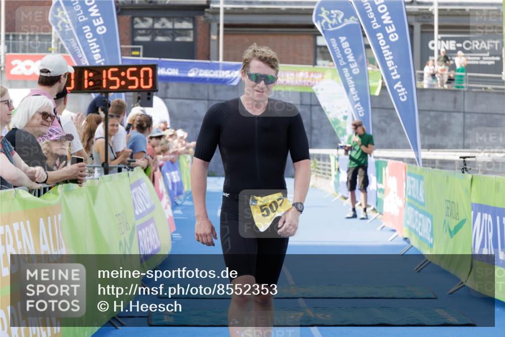 10.08.2025 - GEWOBA Citytriathlon Bremen H.Heesch http://msf.ph/oto/8552353 10.08.2025 11:19:32 Ziel 386, 507 meine-sportfotos.de