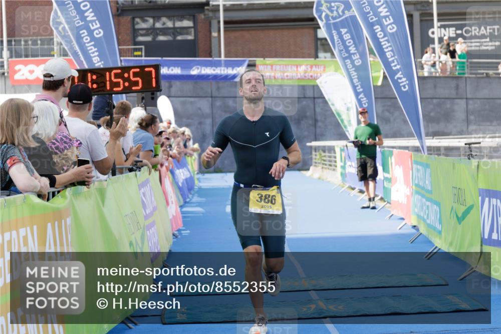 10.08.2025 - GEWOBA Citytriathlon Bremen H.Heesch http://msf.ph/oto/8552355 10.08.2025 11:19:38 Ziel 386 meine-sportfotos.de