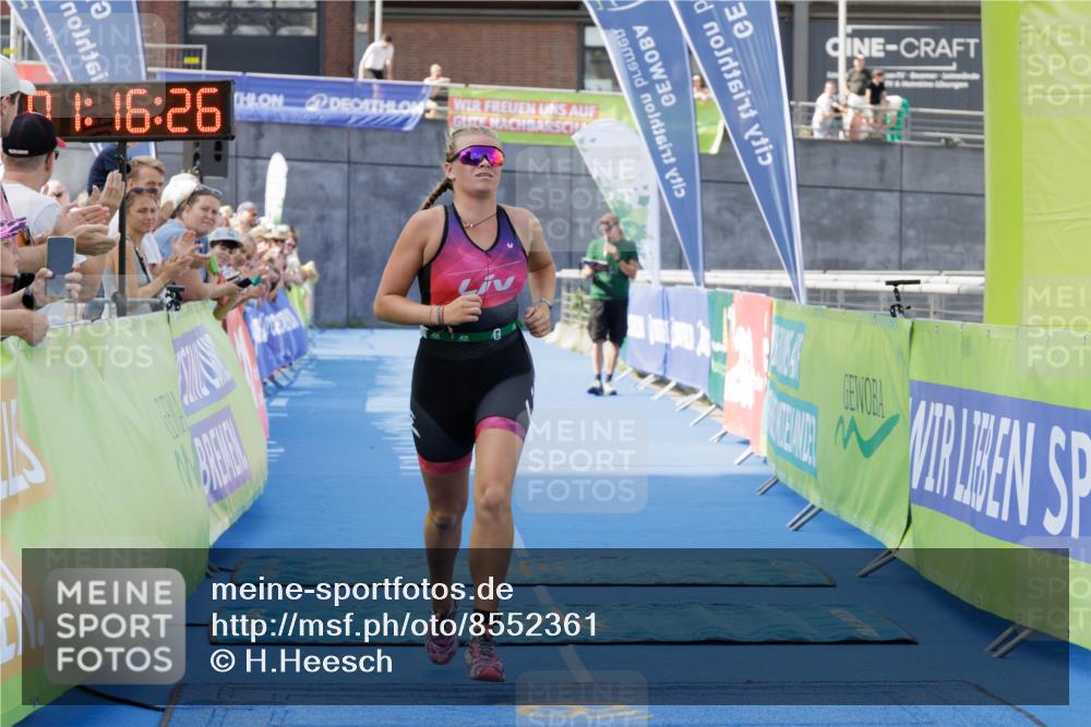 10.08.2025 - GEWOBA Citytriathlon Bremen H.Heesch http://msf.ph/oto/8552361 10.08.2025 11:20:07 Ziel 438 meine-sportfotos.de